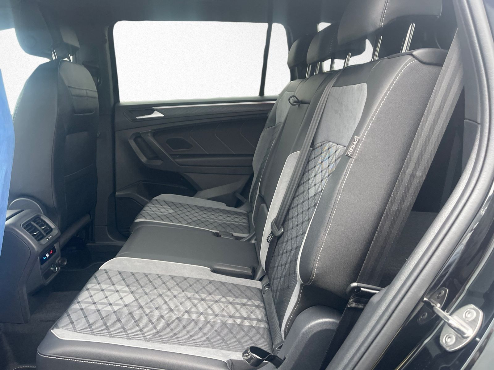 Volkswagen - Tiguan Allspace_14