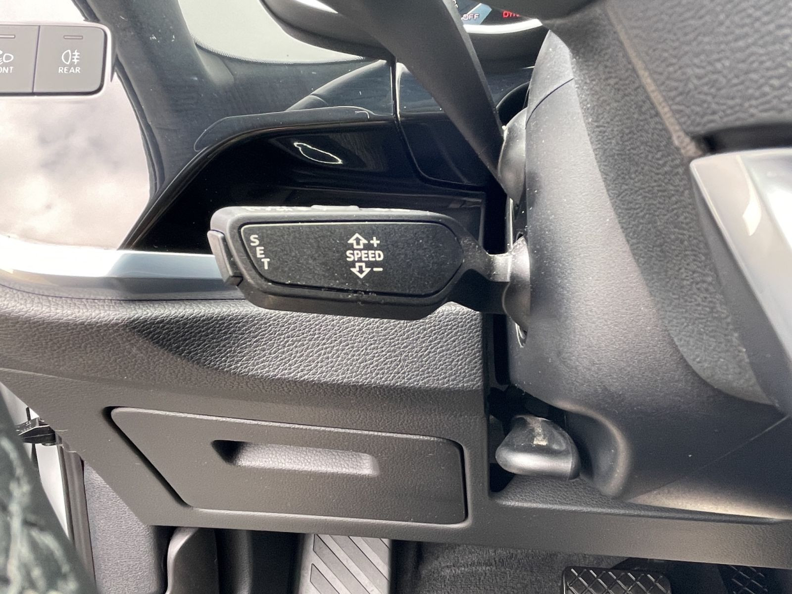 Audi - Q3_25
