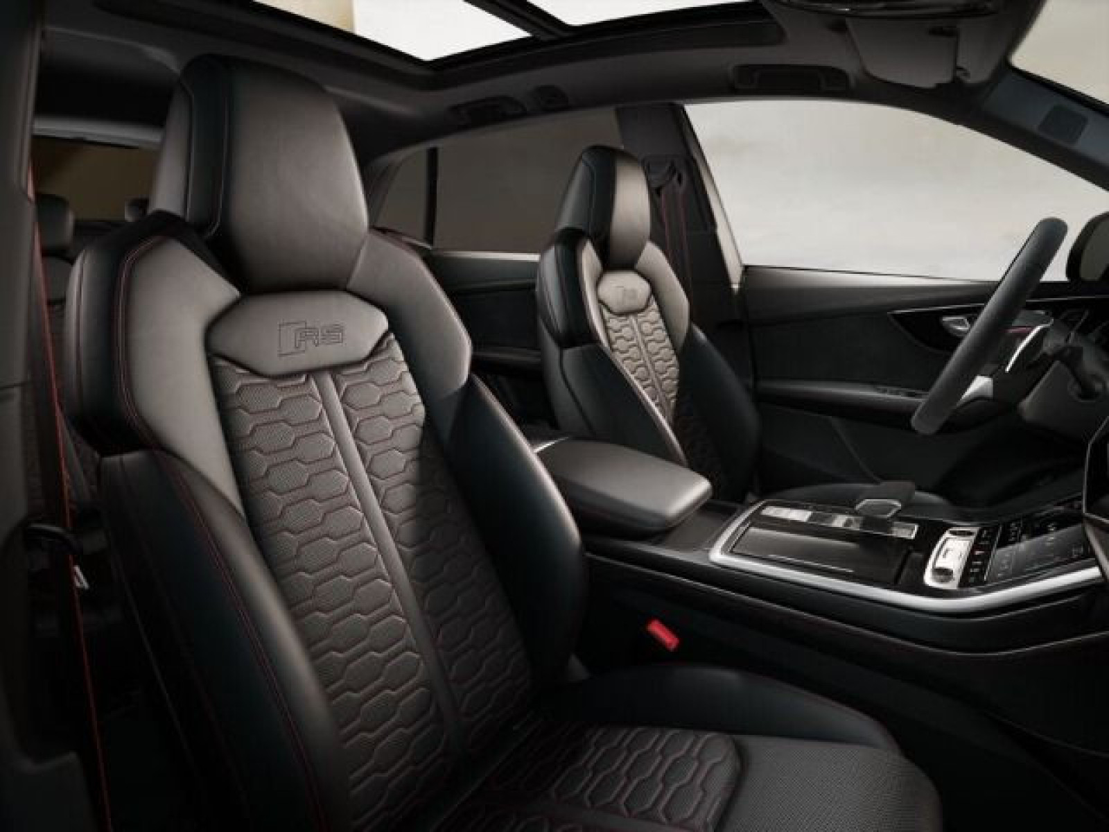 Audi - RS Q8_11