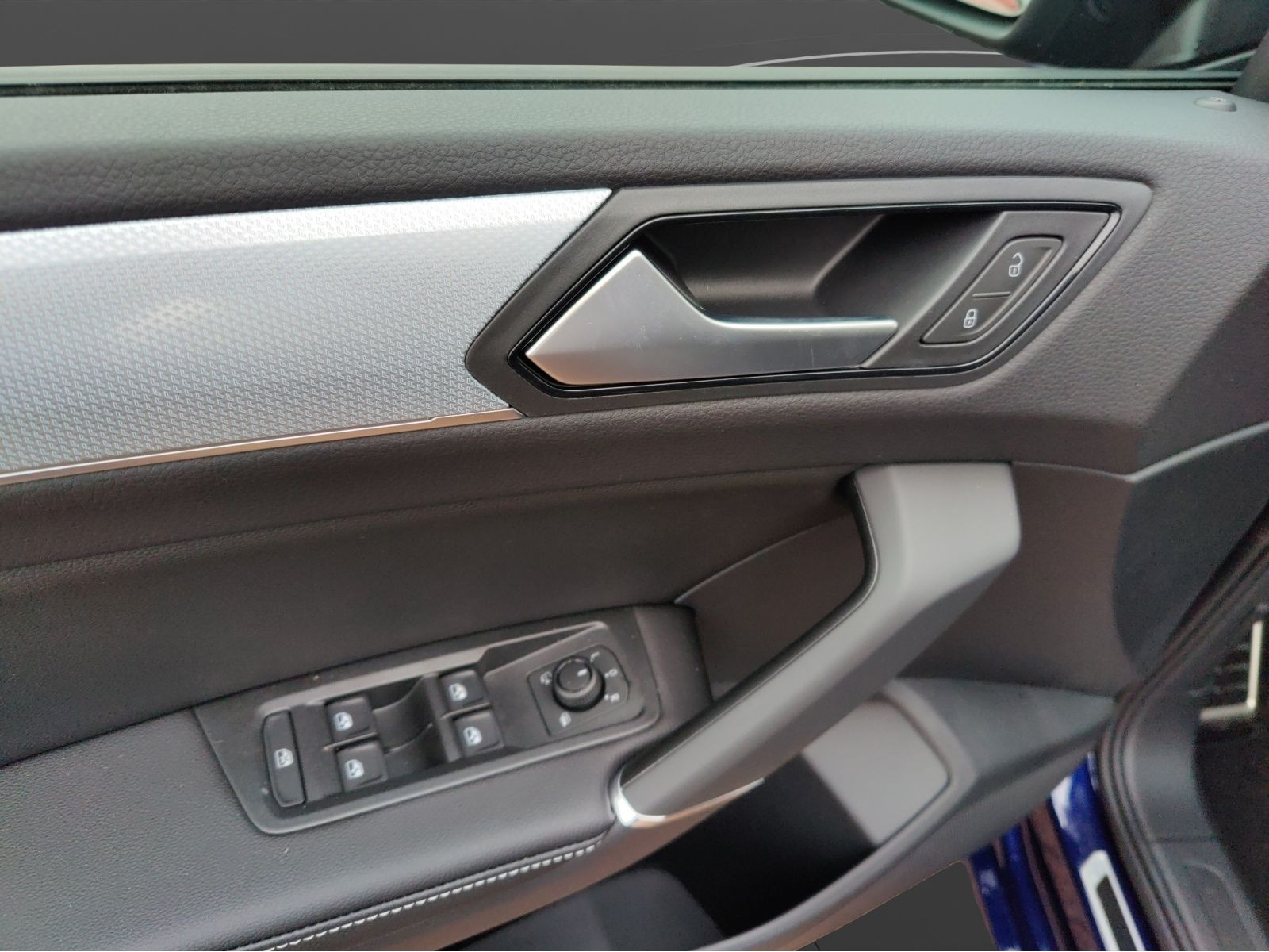 Volkswagen - Touran_5