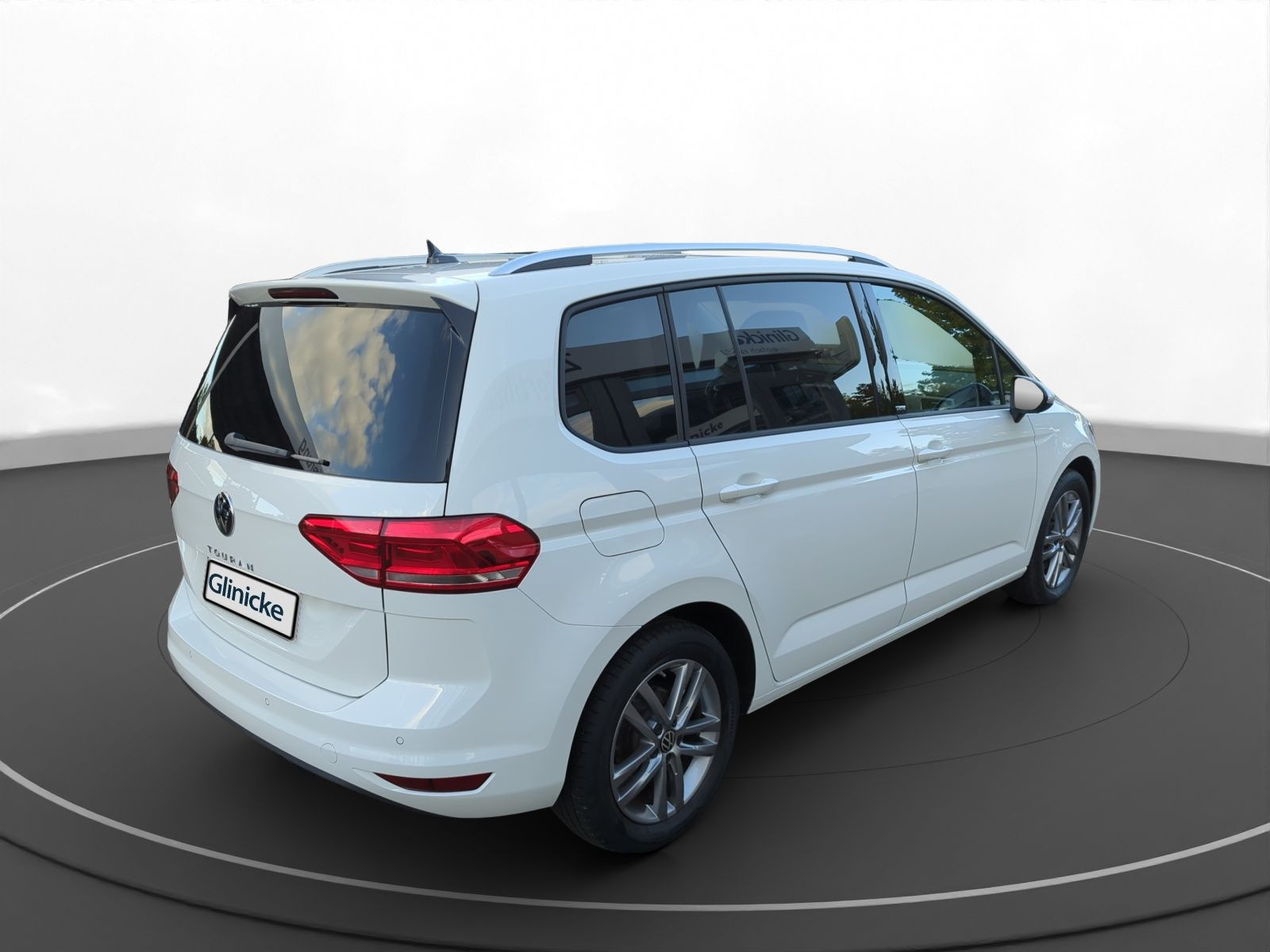 Volkswagen - Touran_11