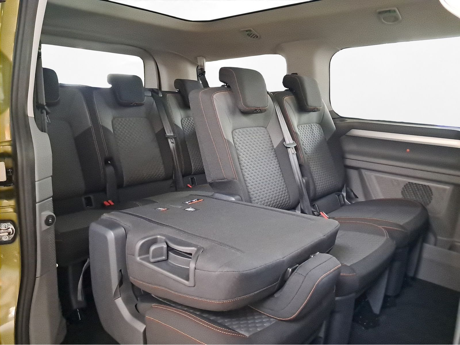 Volkswagen - T7 Caravelle_12