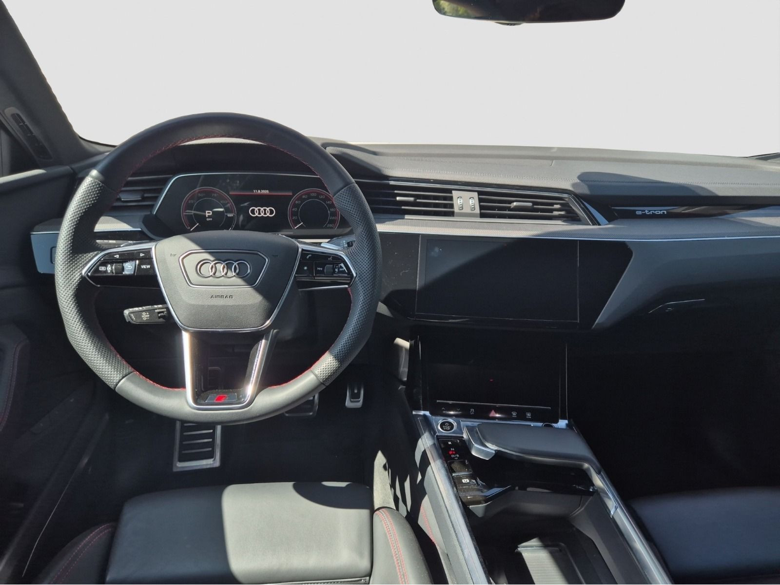 Audi - Q8 e-tron_16