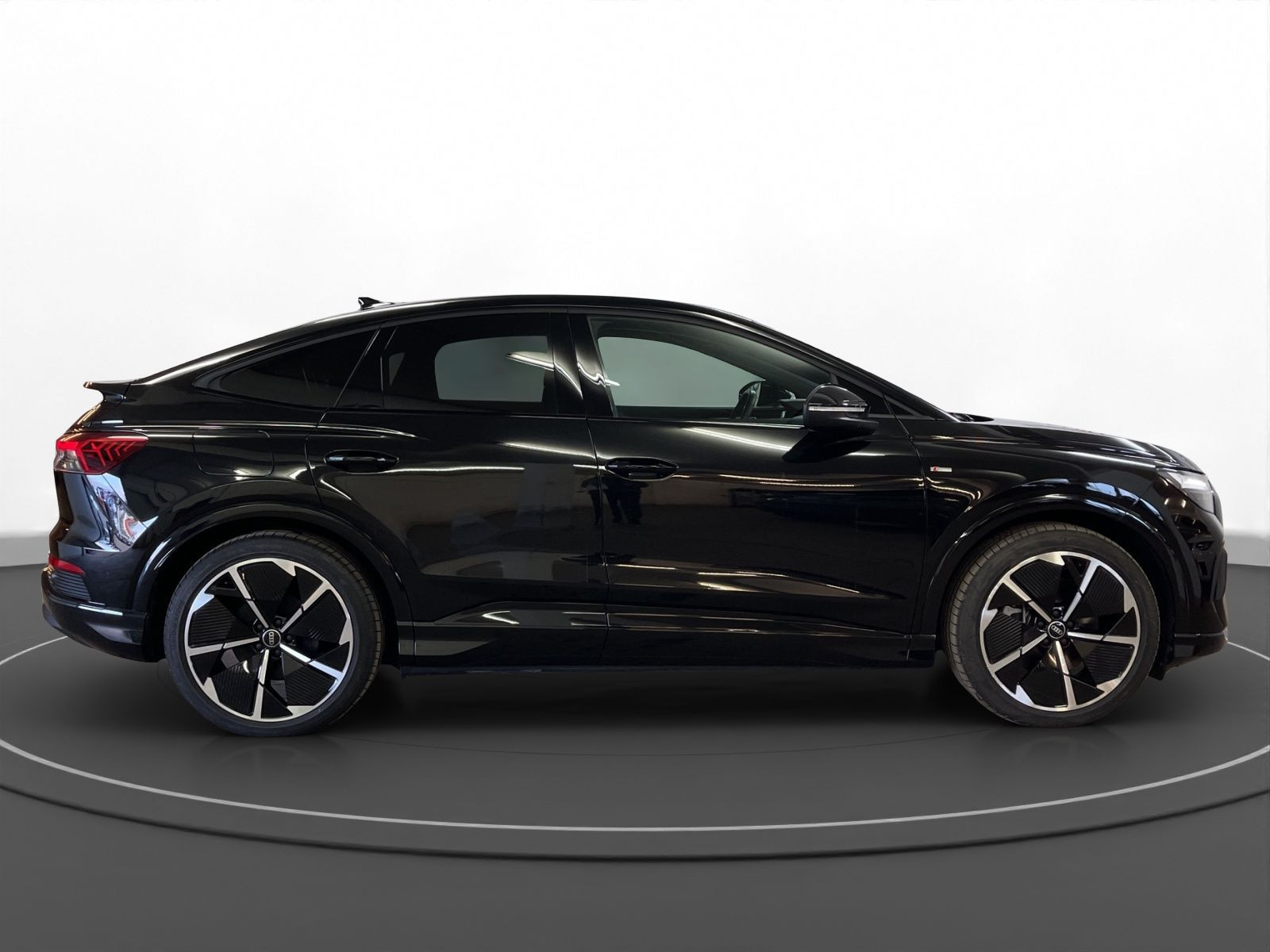 Audi - Q4 Sportback e-tron_7