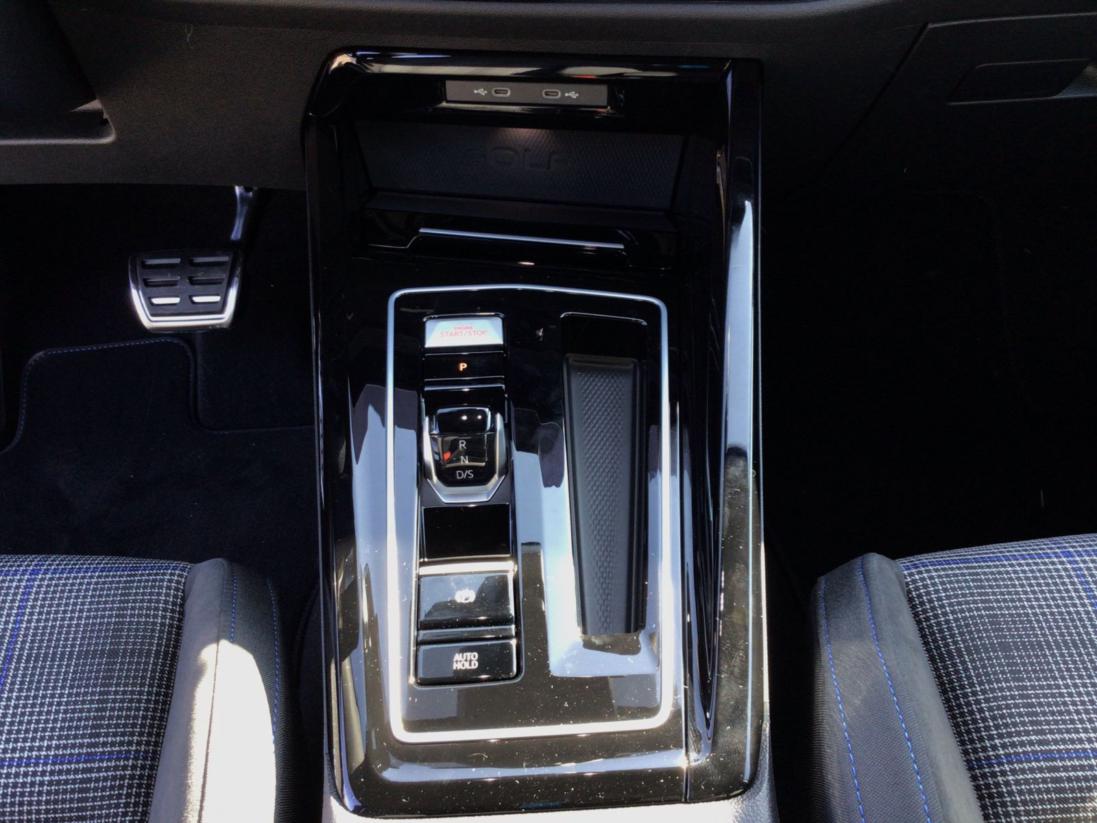 Volkswagen - Golf_17