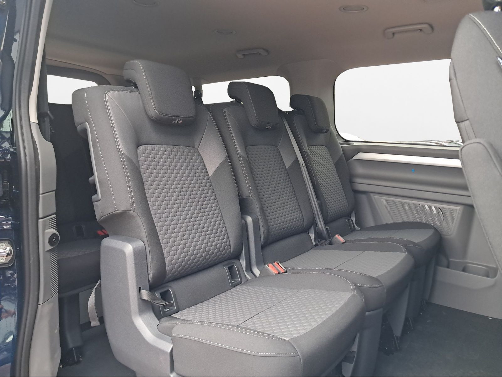Volkswagen - T7 Caravelle_13