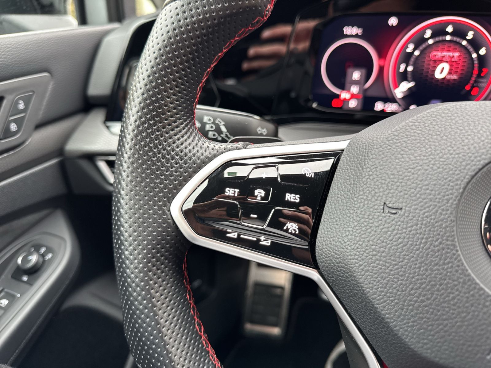 Volkswagen - Golf GTI_27