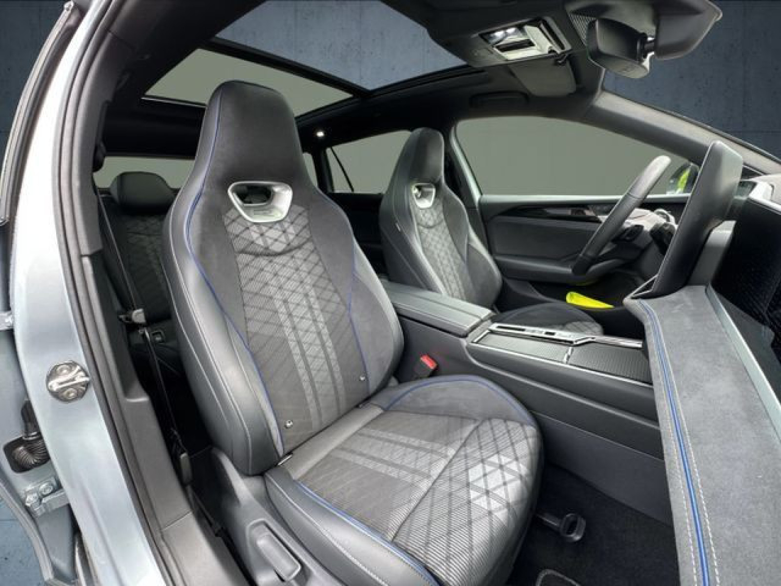 Volkswagen - Passat_20