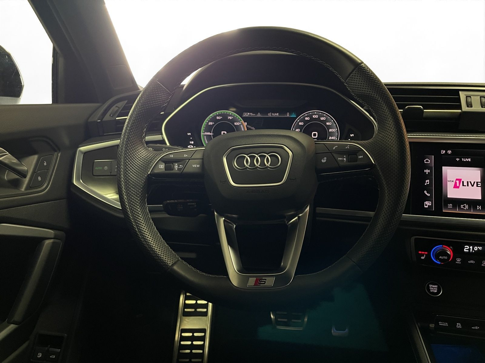 Audi - Q3_20 Audi - Q3_20