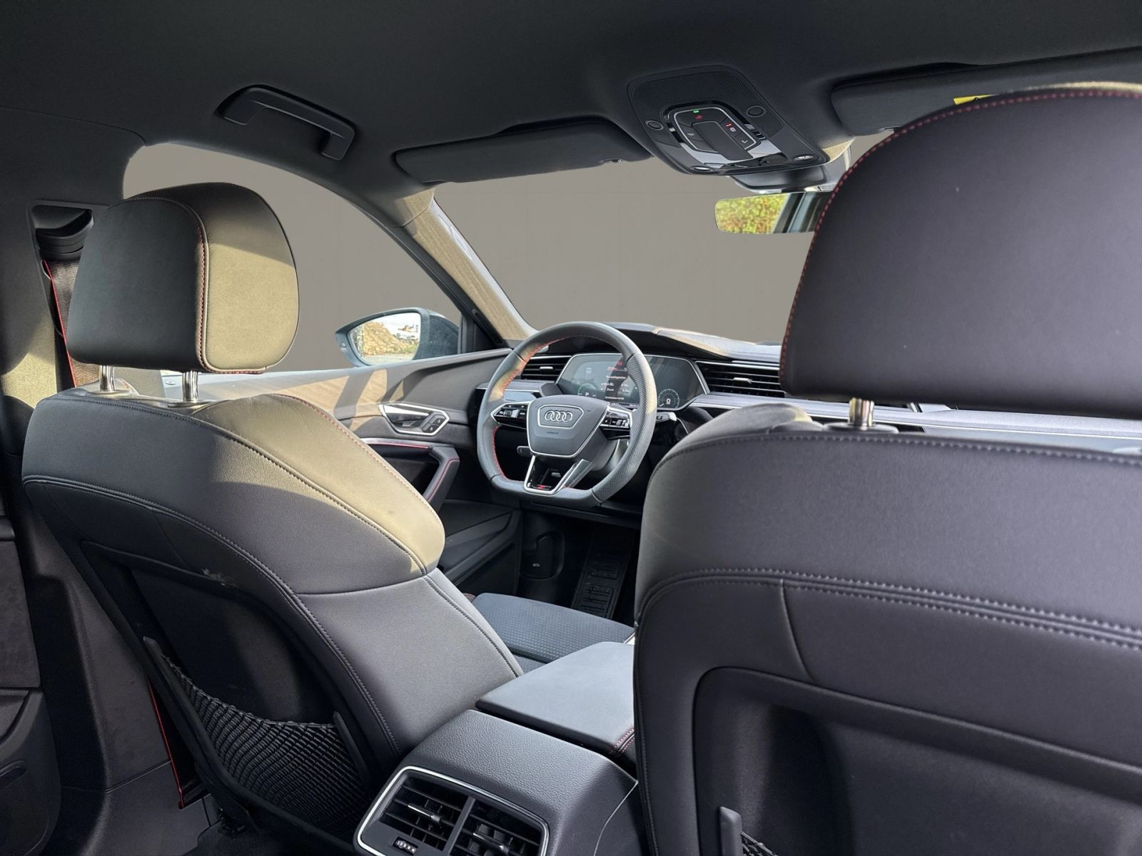 Audi - Q8 Sportback e-tron_20