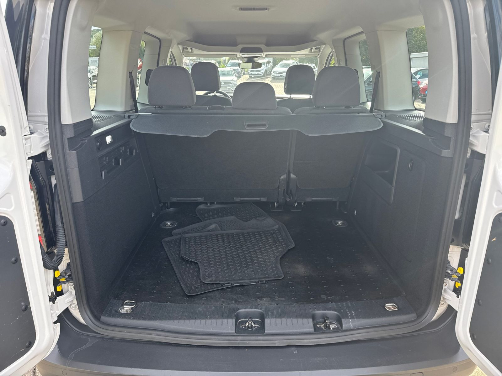 Volkswagen - Caddy_14