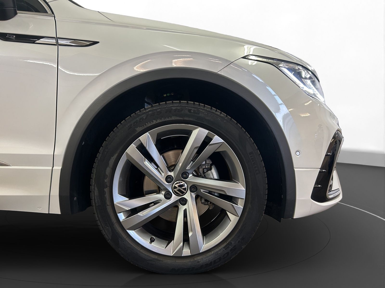 Volkswagen - Tiguan_13