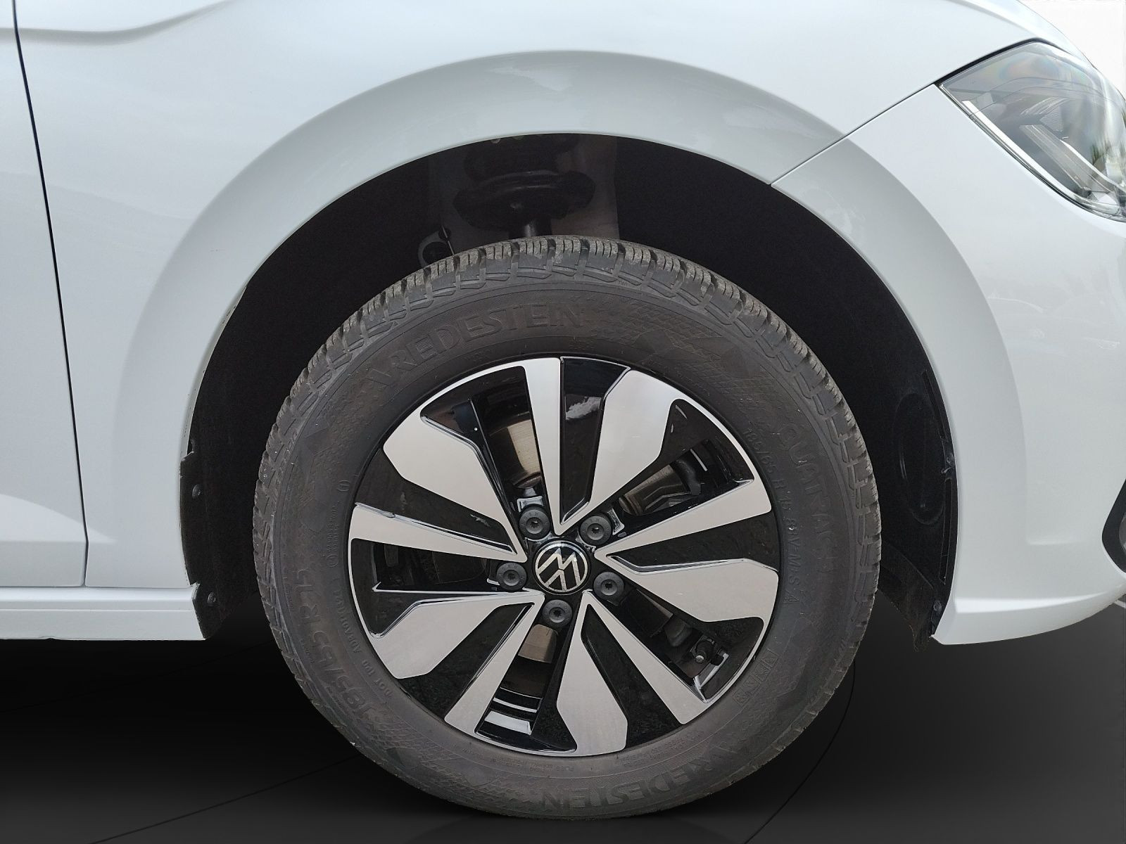 Volkswagen - Polo_11