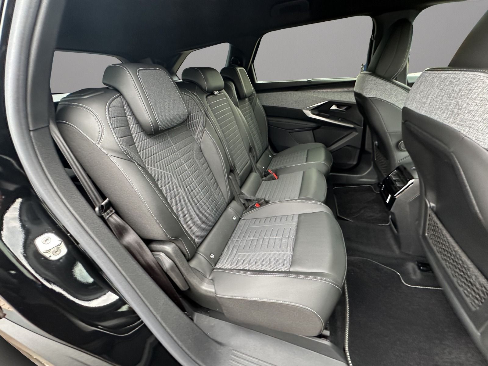Peugeot - 5008_17