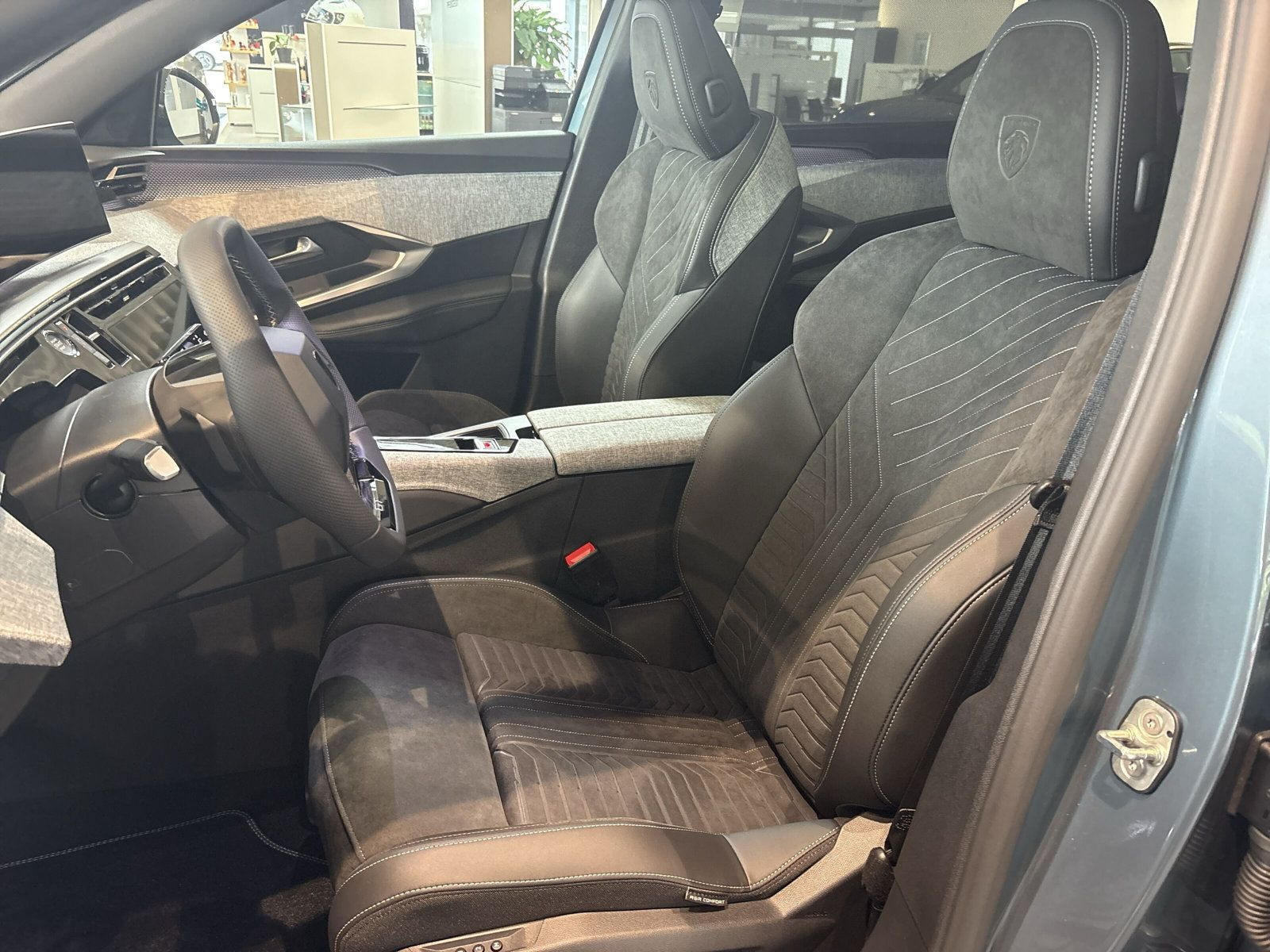 Peugeot - 5008_10