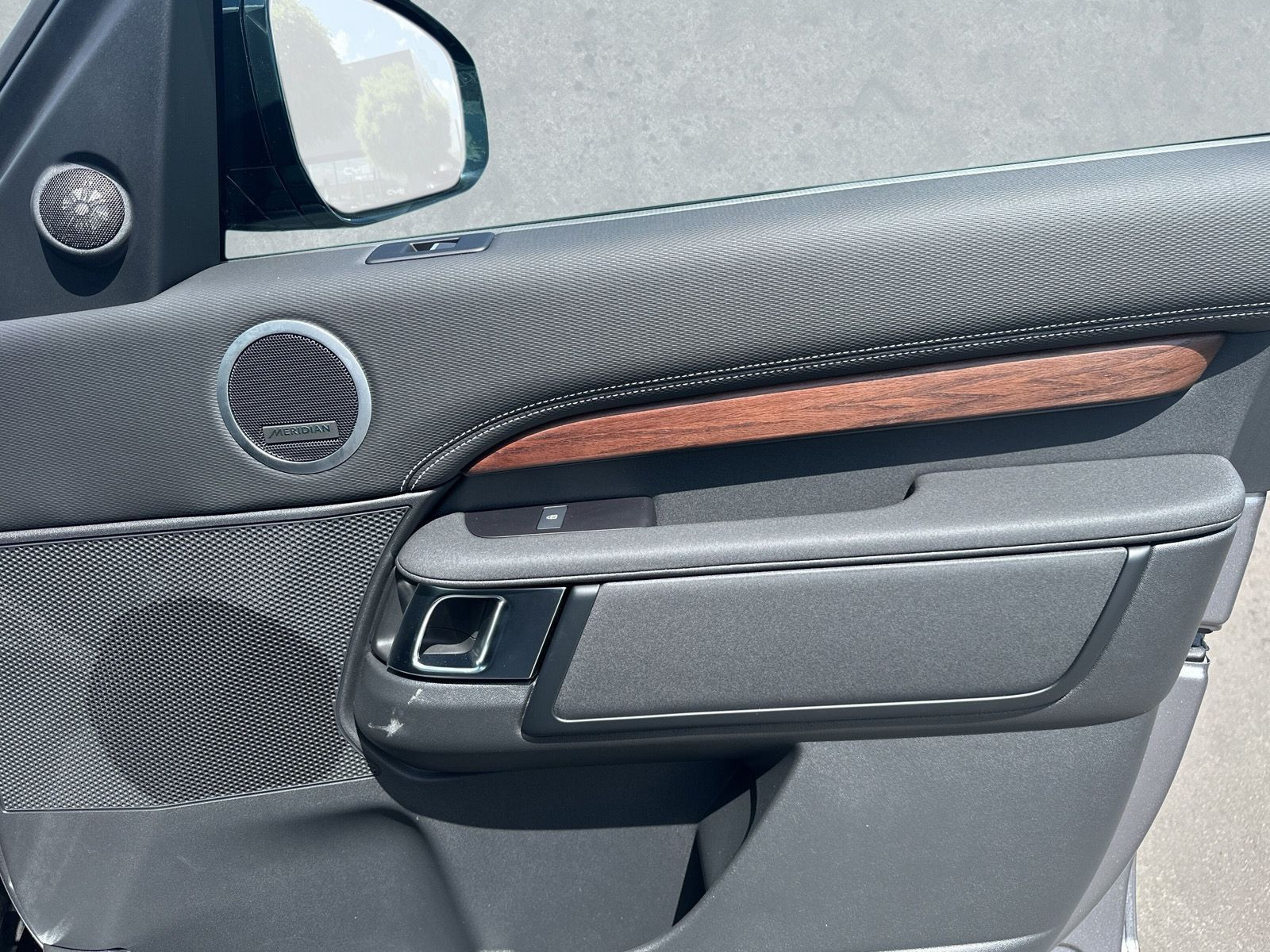 Land Rover - Discovery_11