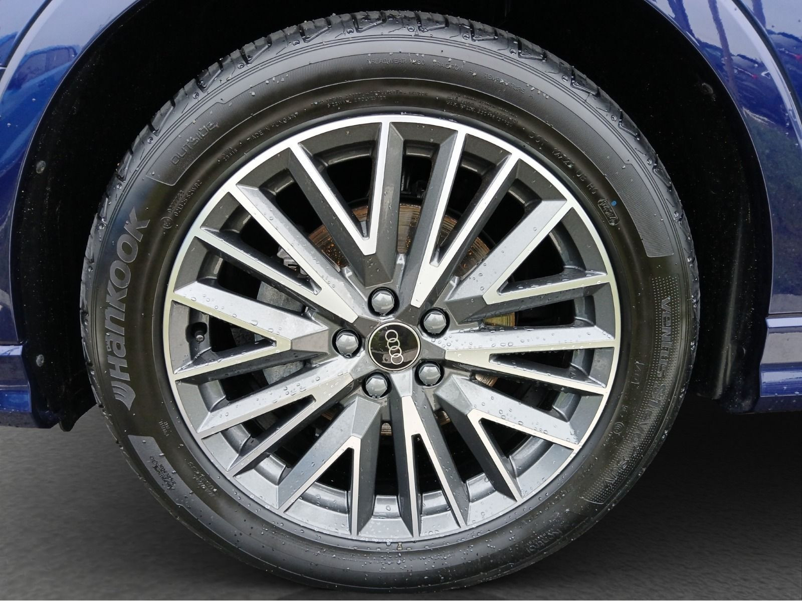 Audi - Q3_16