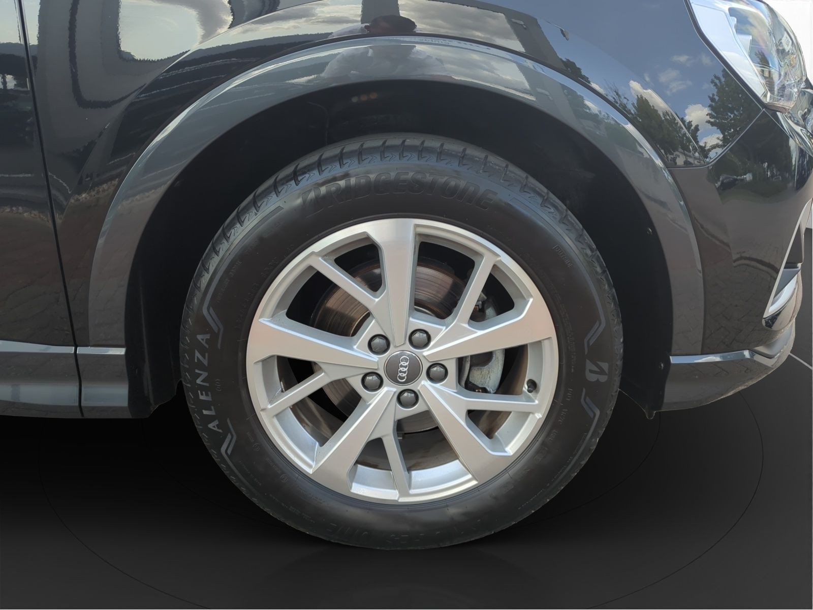 Audi - Q3_13