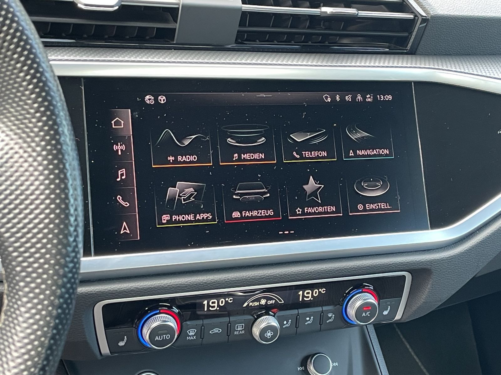 Audi - Q3_14