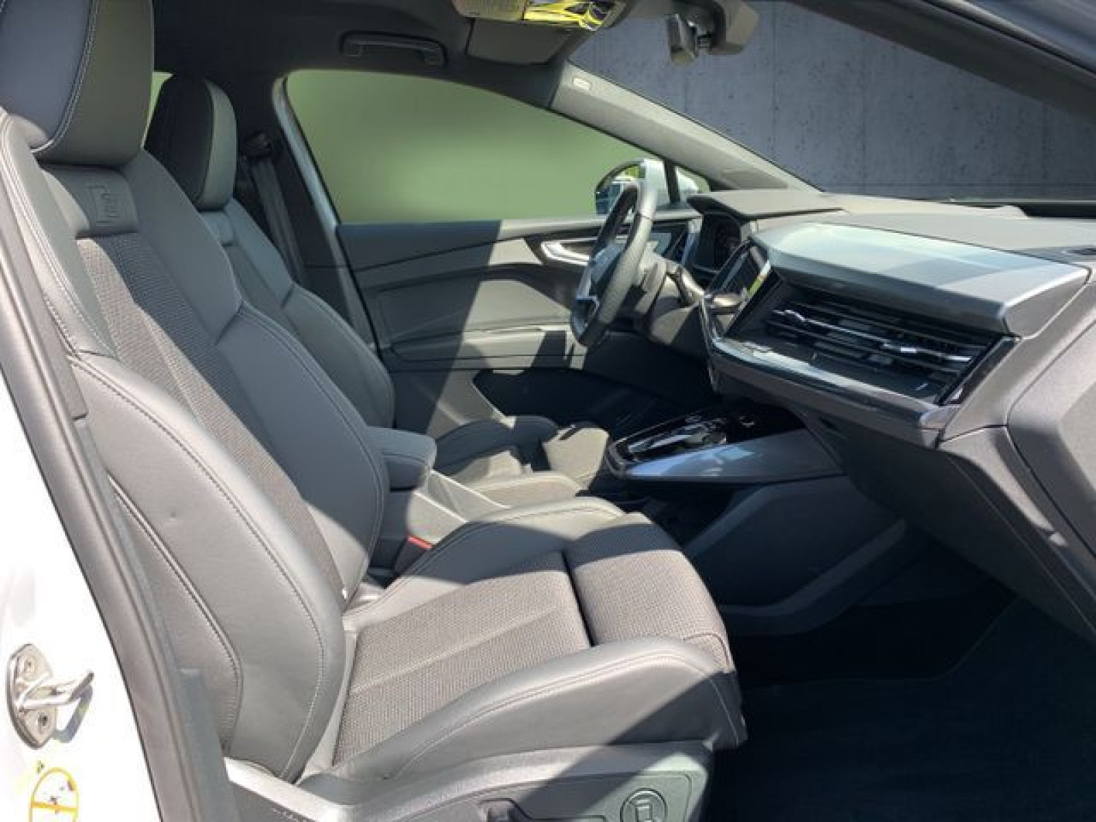 Audi - Q4 e-tron_18