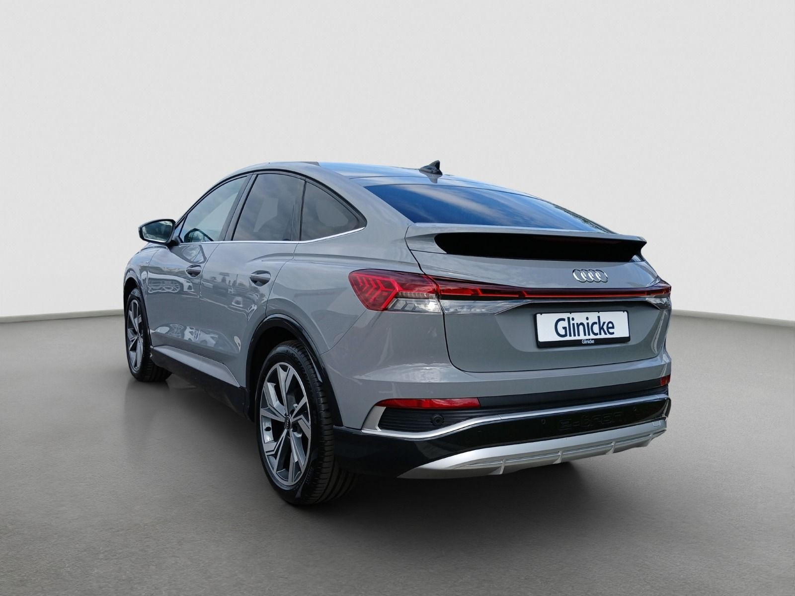Audi - Q4 Sportback e-tron_4