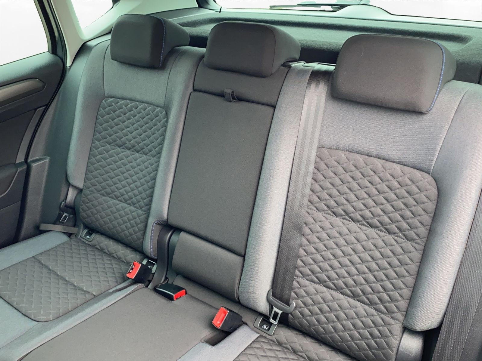 Volkswagen - Golf Sportsvan_15