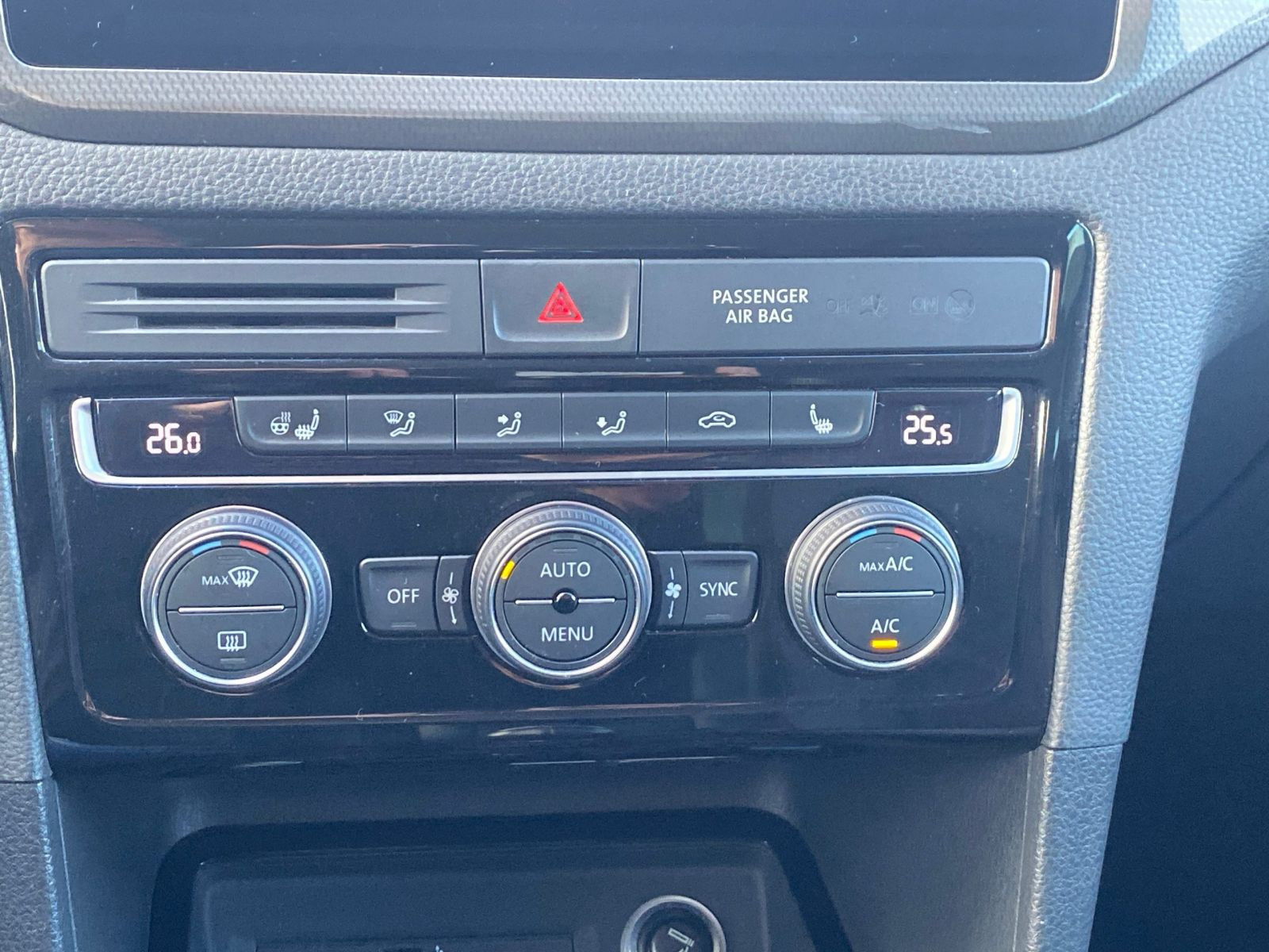 Volkswagen - Golf Sportsvan_16