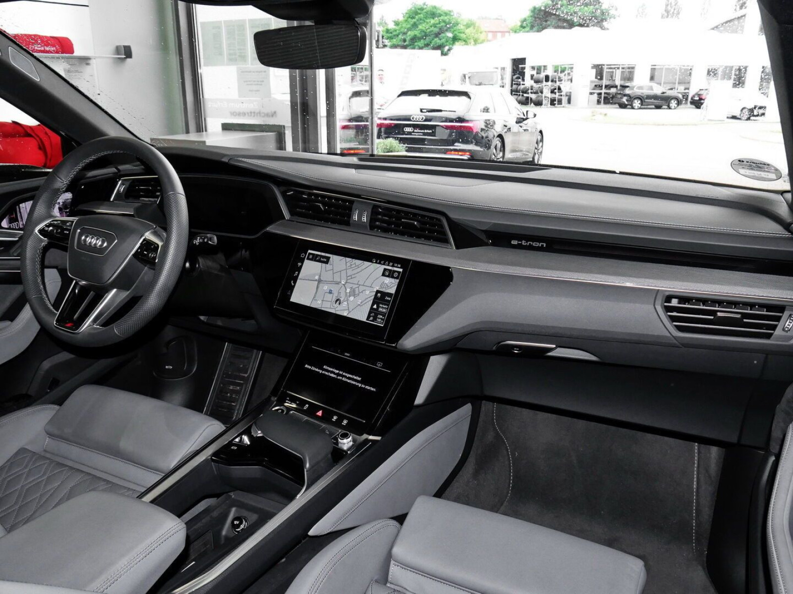 Audi - Q8 e-tron_4