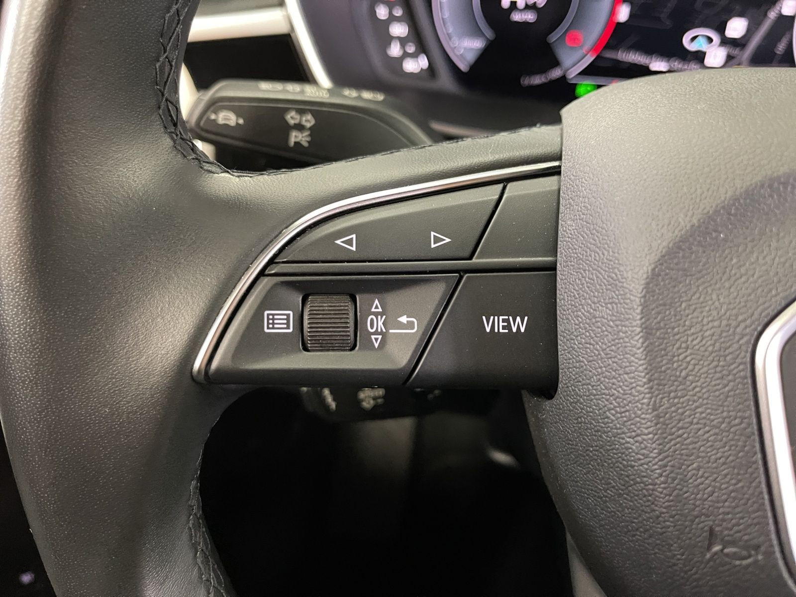 Audi - Q3_26