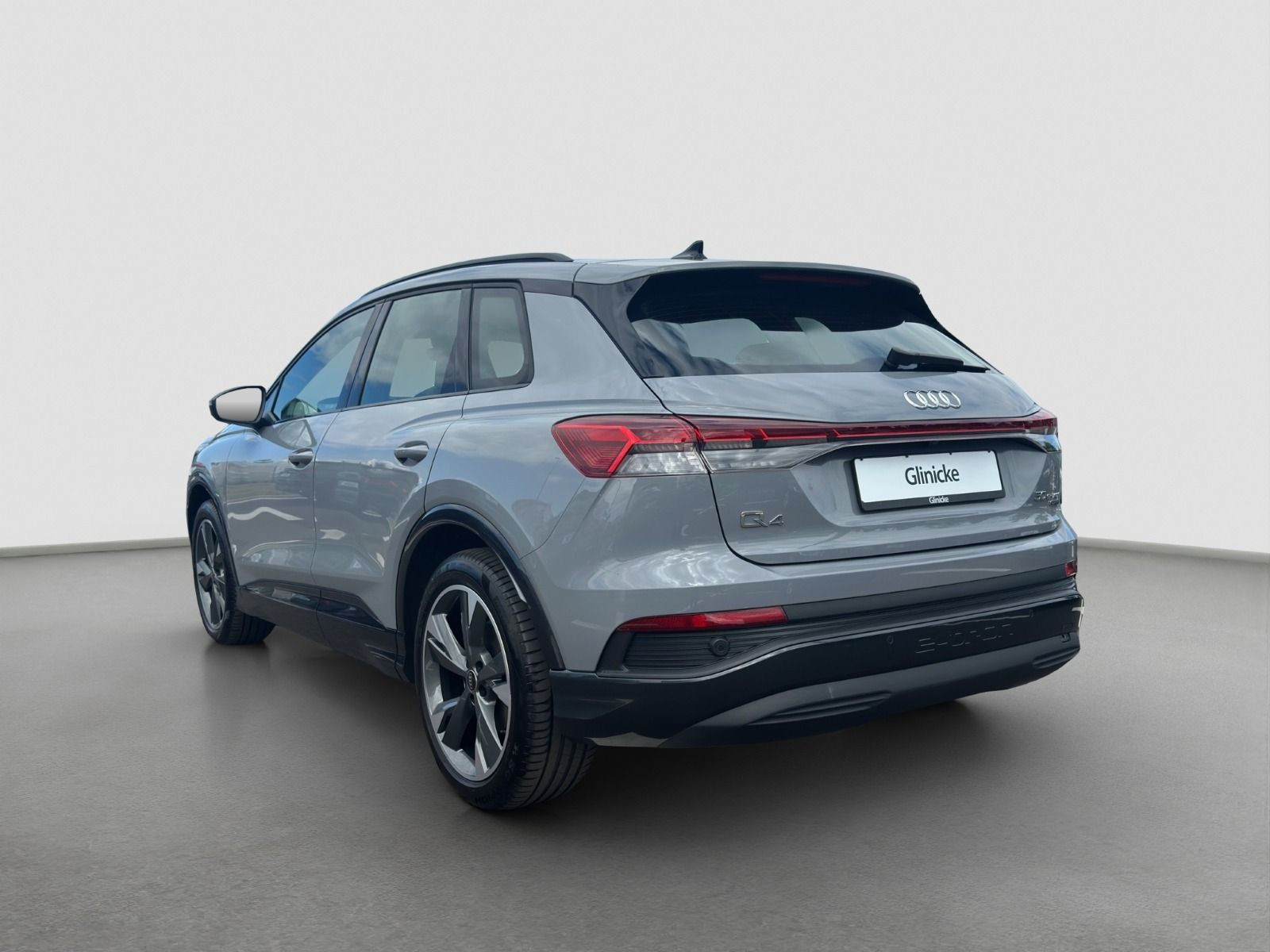 Audi - Q4_4