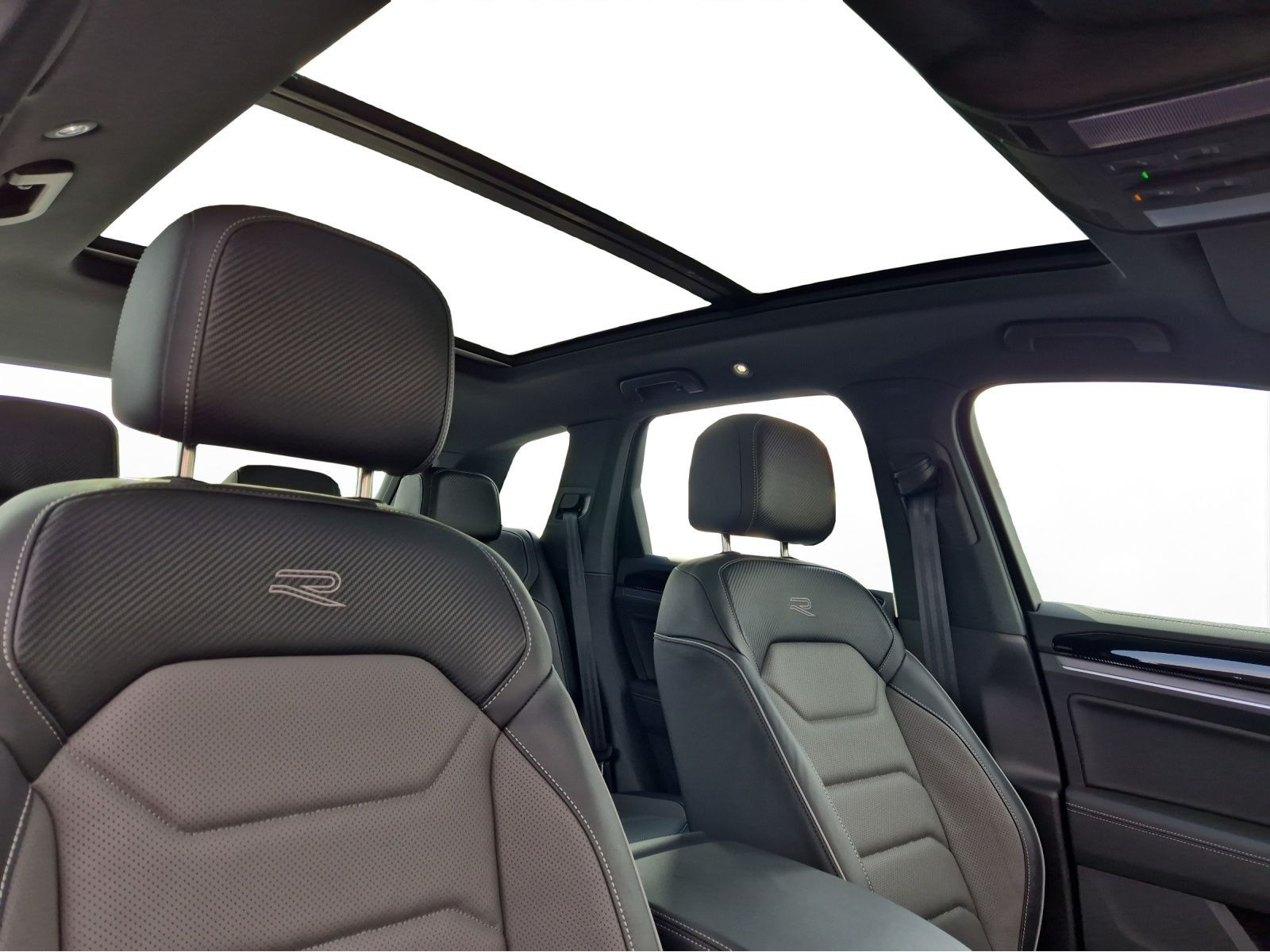 Volkswagen - Touareg_13