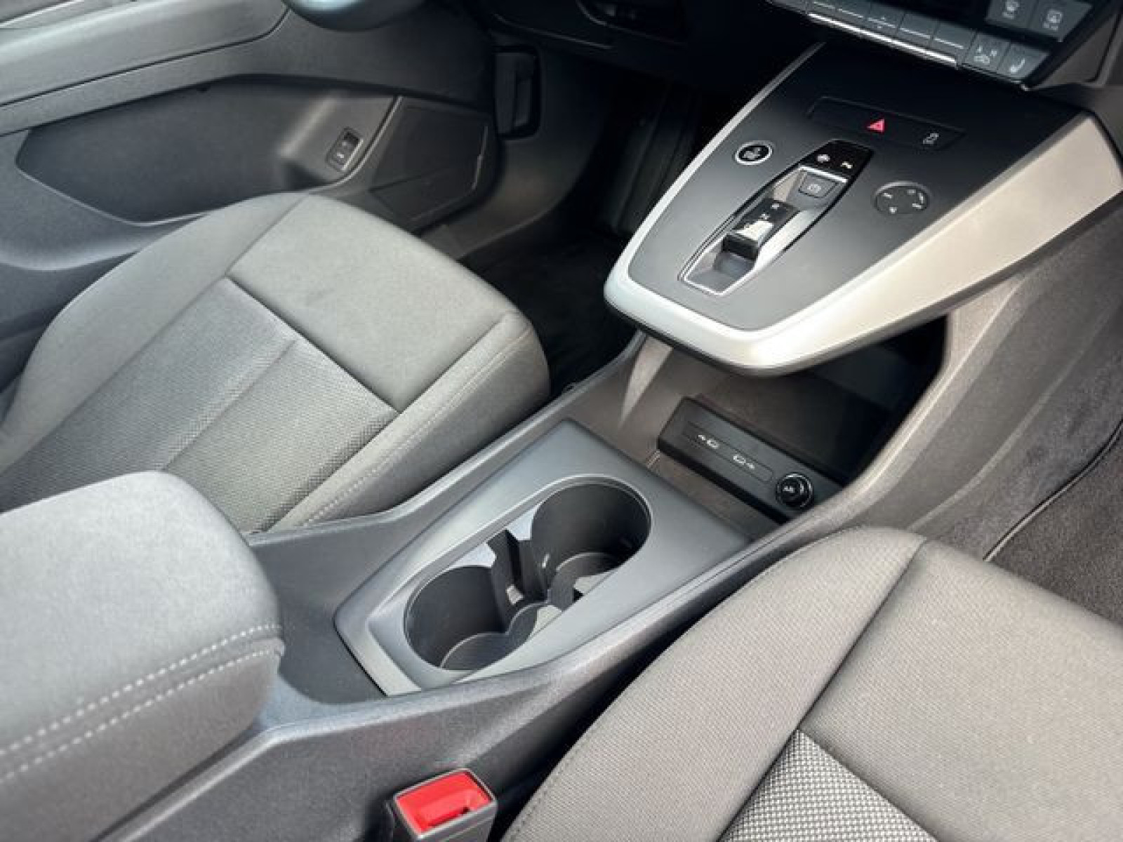 Audi - Q4_23