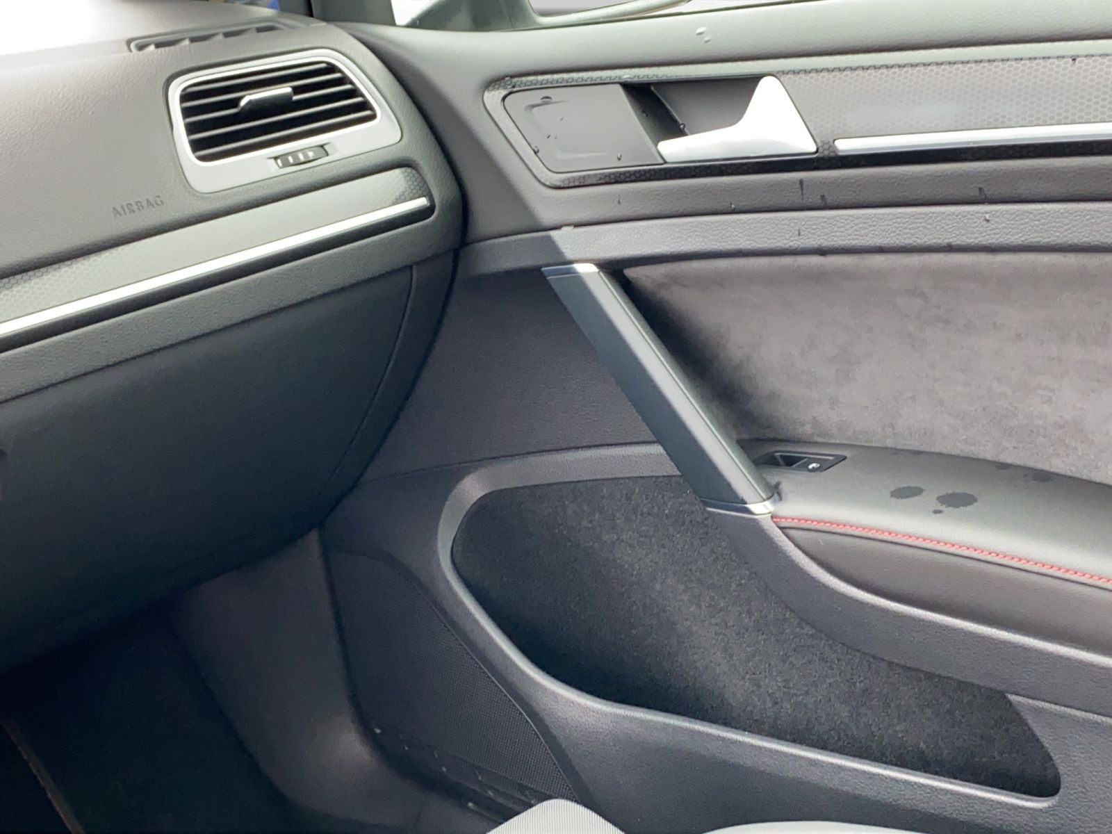 Volkswagen - Golf GTI_19