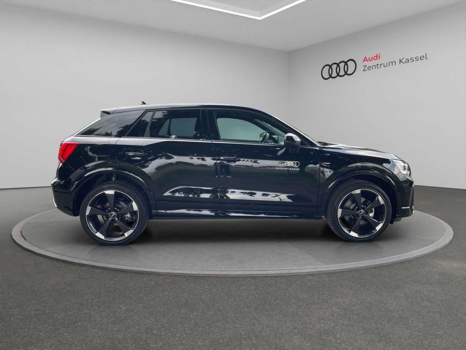 Audi - Q2_8