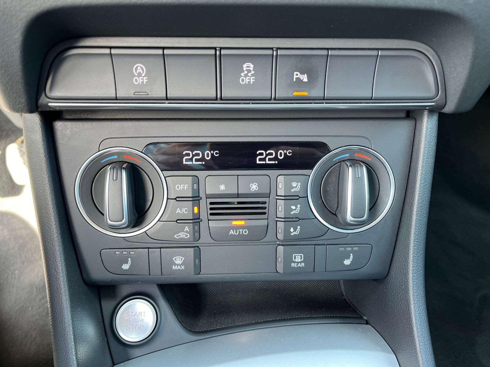 Audi - Q3_17