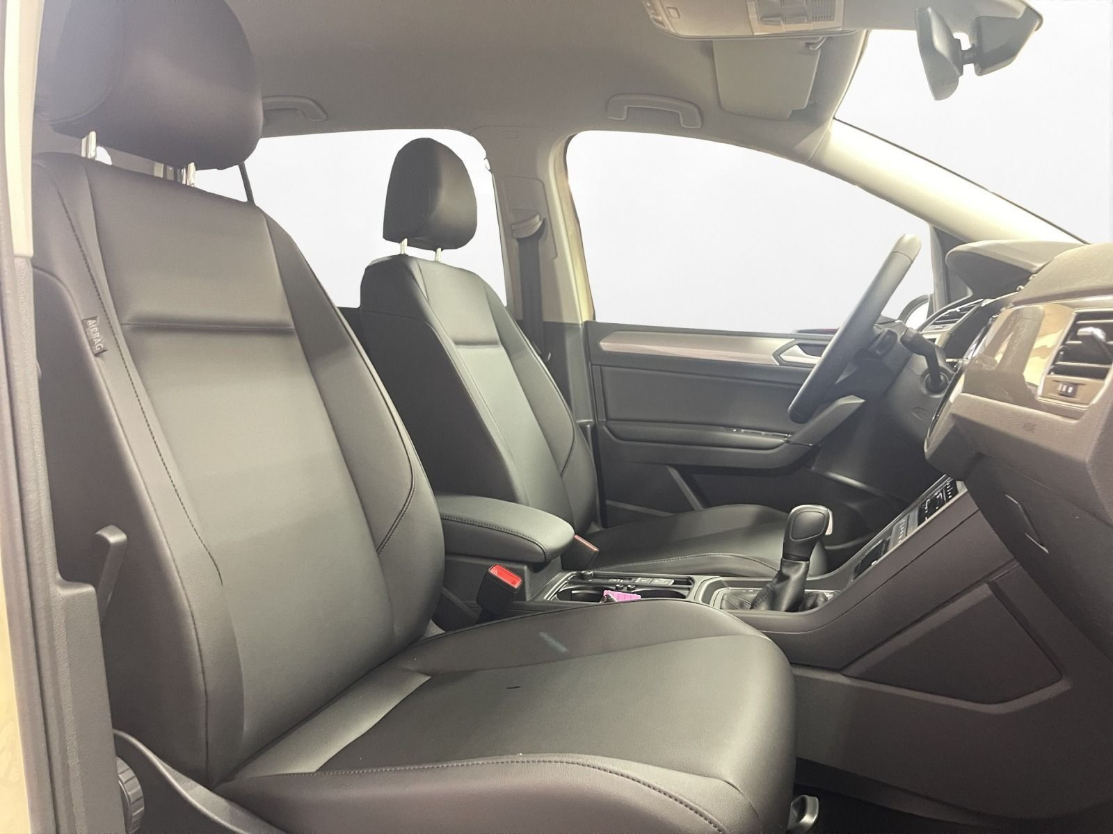 Volkswagen - Touran_11