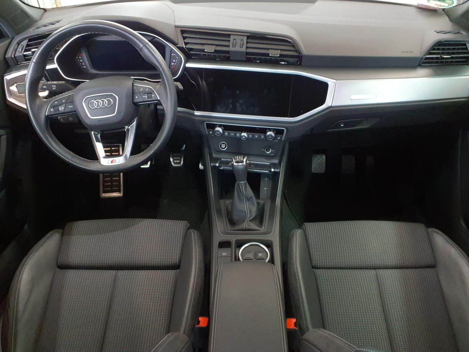 Audi - Q3_6