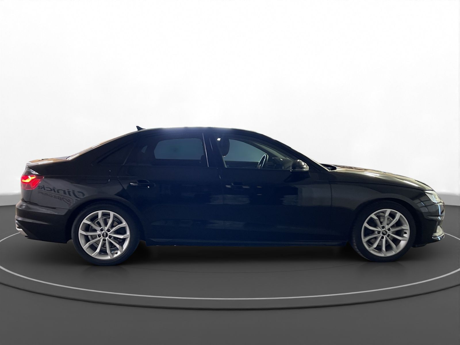 Audi - A4_7
