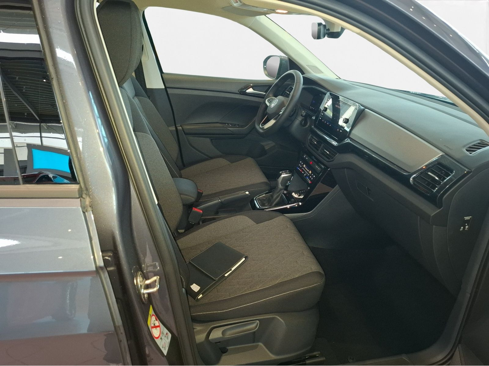 Volkswagen - T-Cross_12