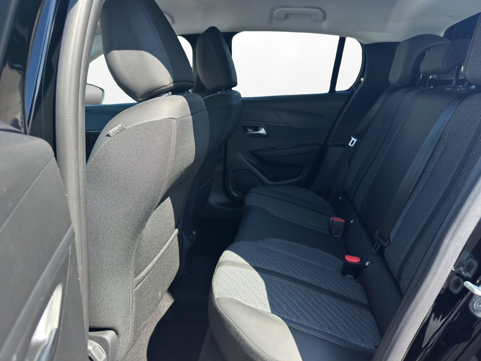 Peugeot - 208_12