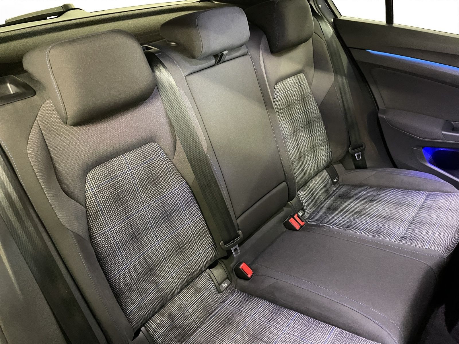 Volkswagen - Golf_13