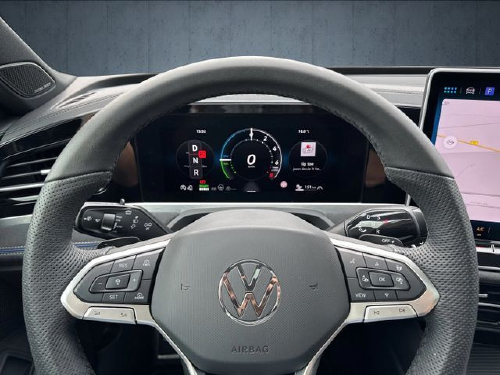Volkswagen - Passat_29