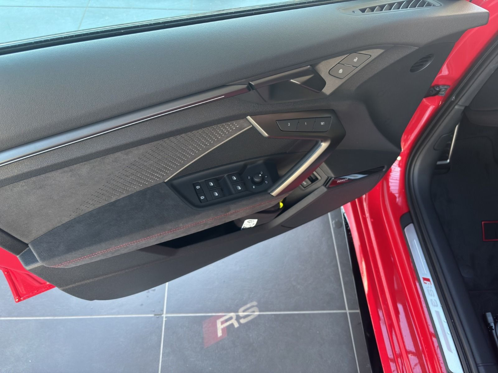 Audi - RS 3 Limousine_14