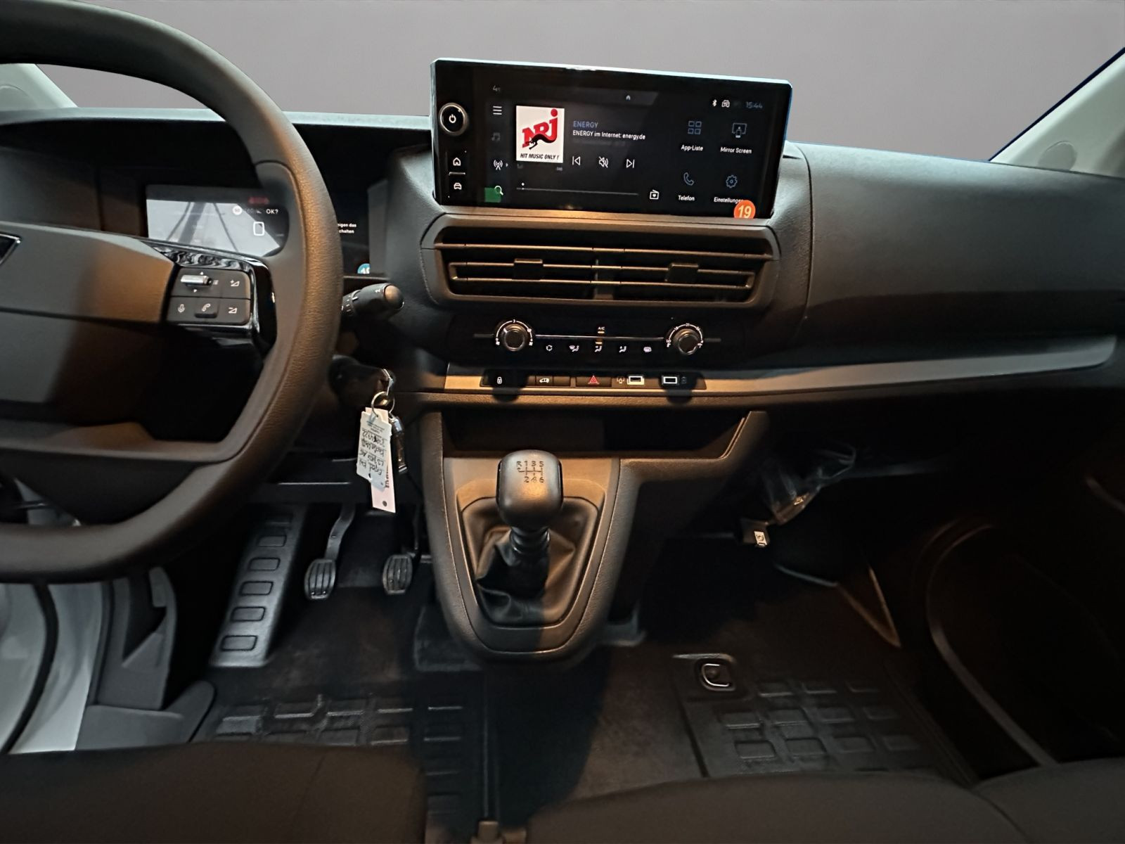 Peugeot - Expert_13