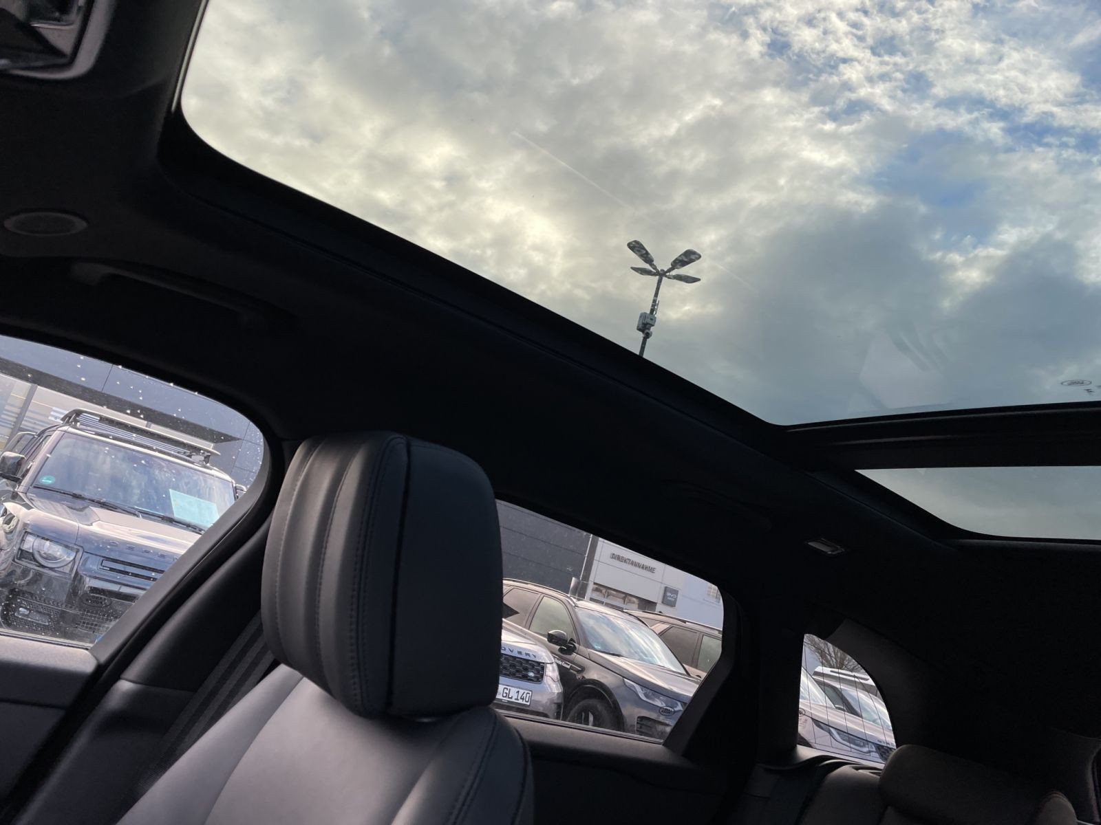 Land Rover - Range Rover Velar_13