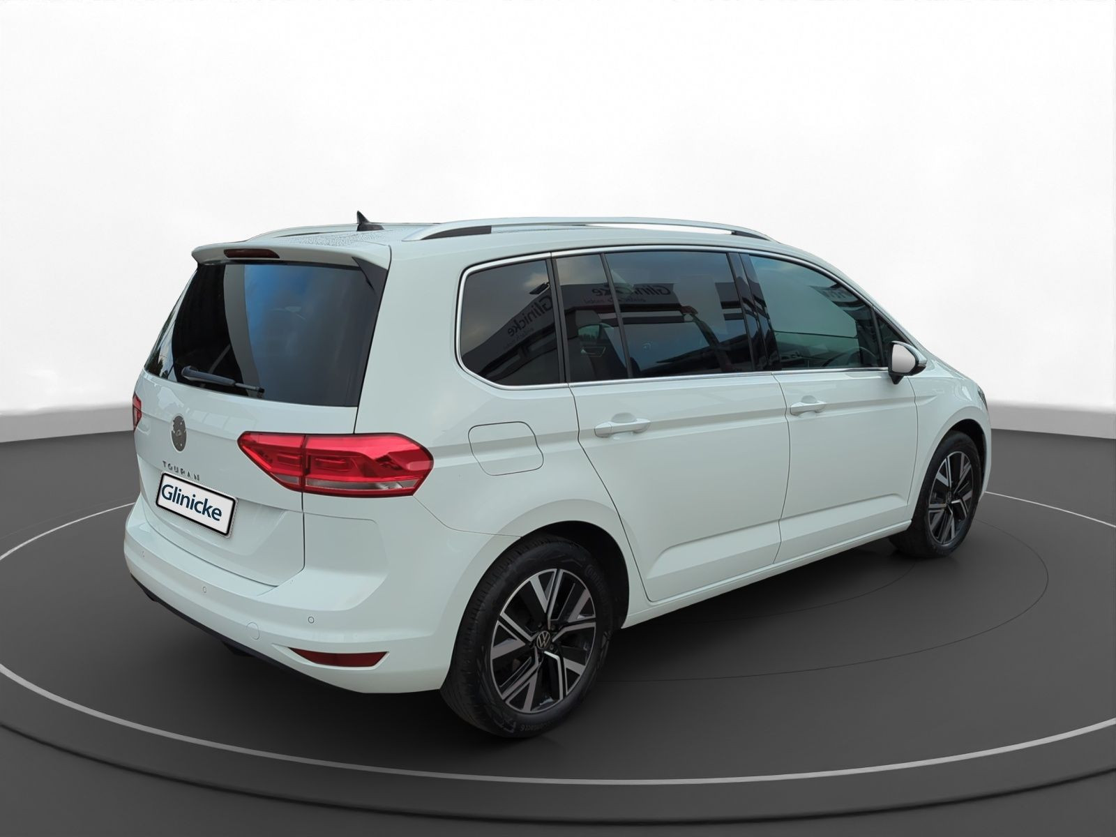 Volkswagen - Touran_10