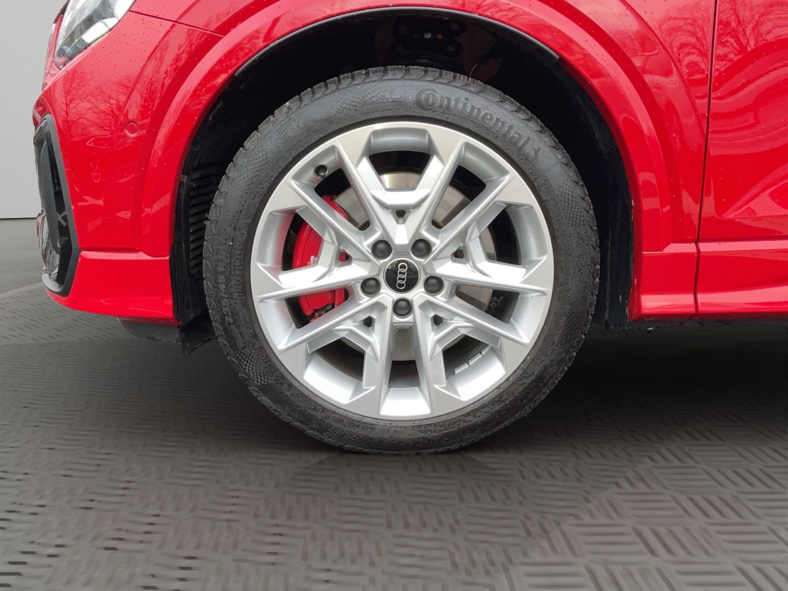 Audi - SQ2_21