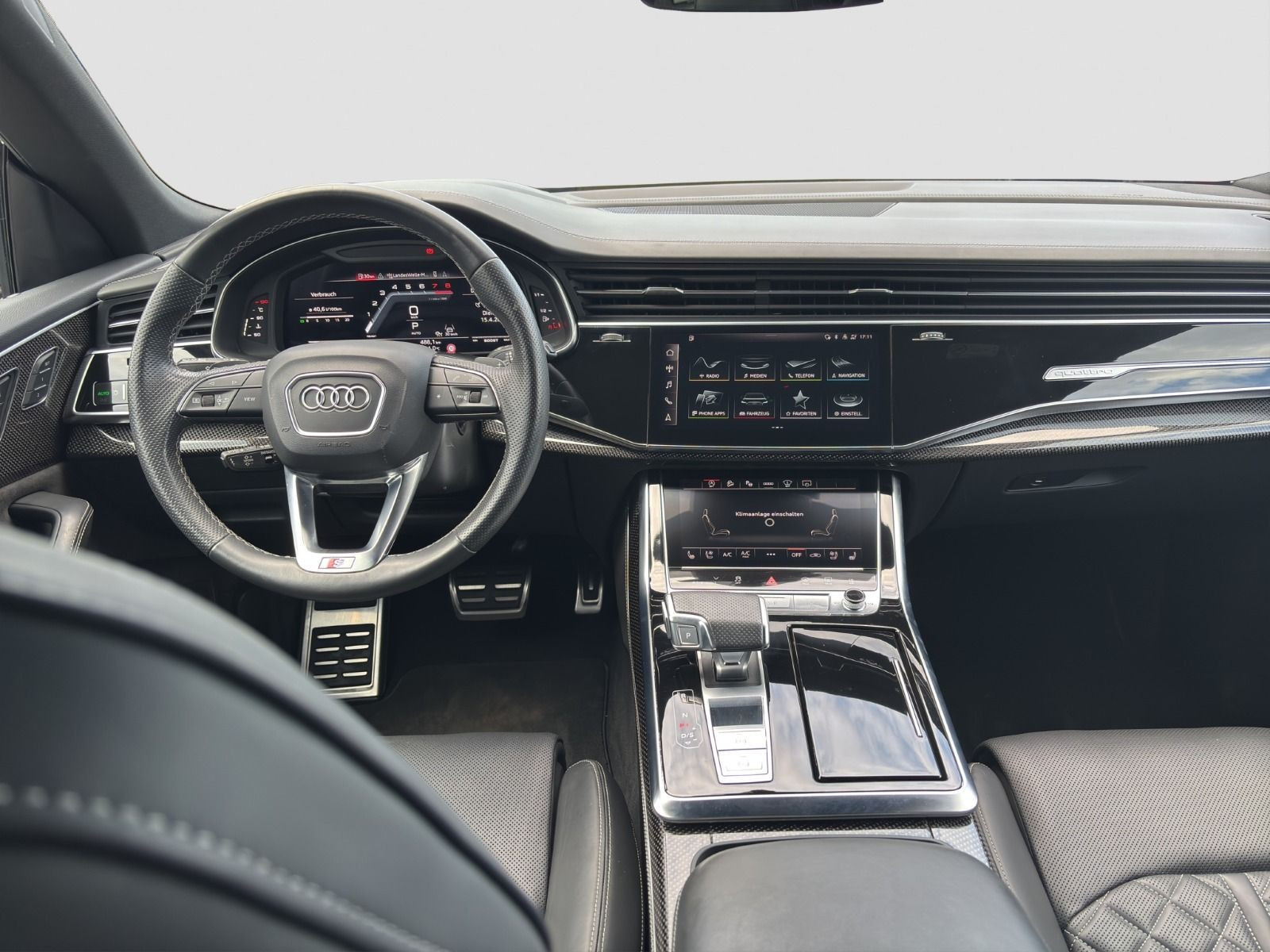 Audi - SQ8_13