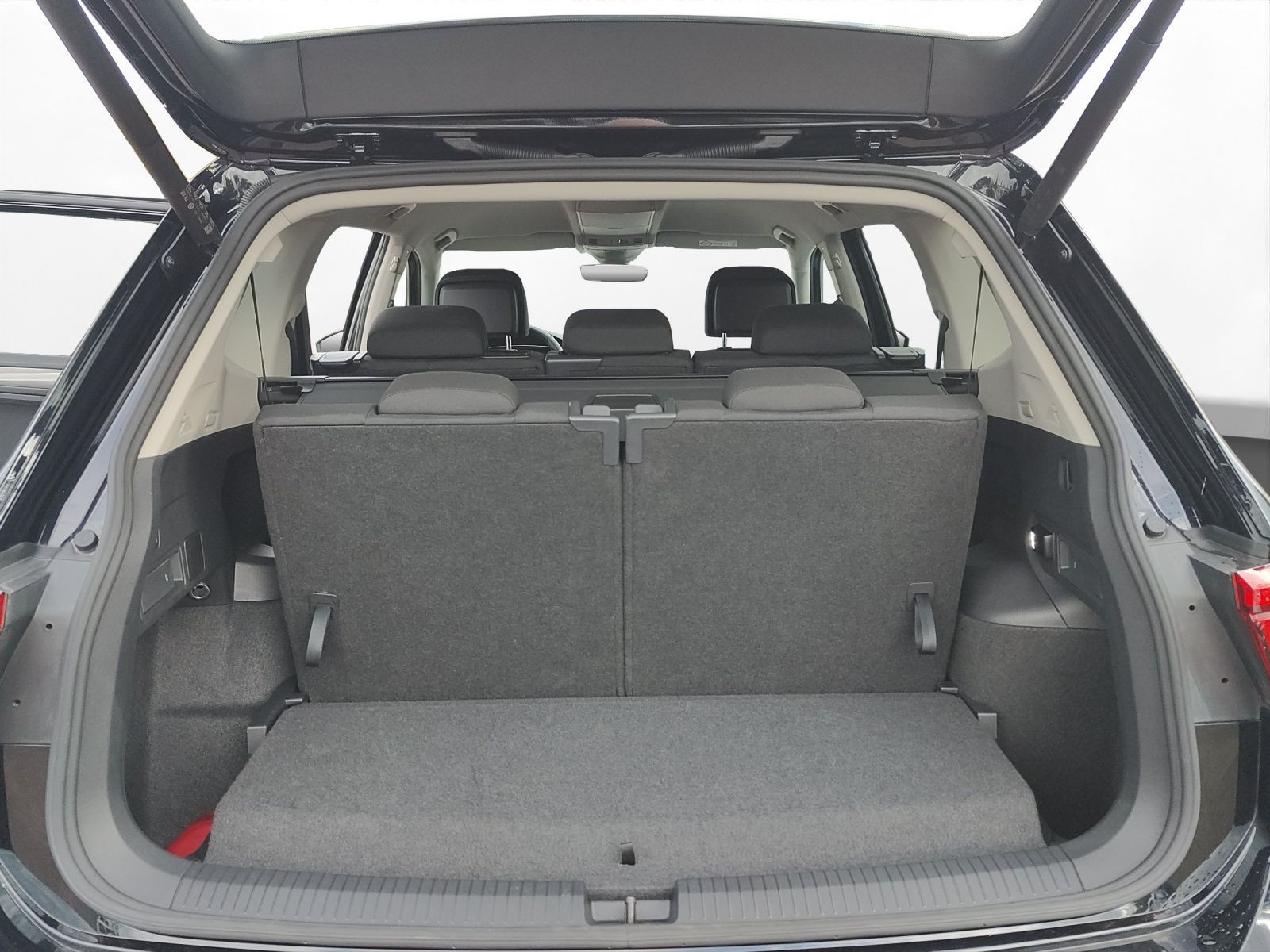 Volkswagen - Tiguan Allspace_12