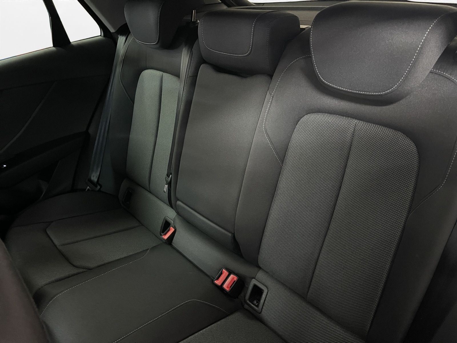 Audi - Q2_20